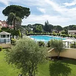 Hotel Les Jardins De