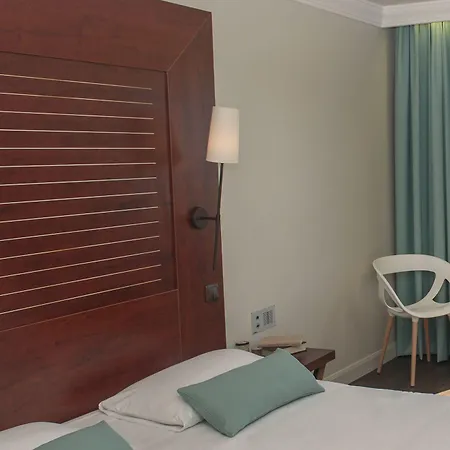 호텔 Les Jardins De 3*