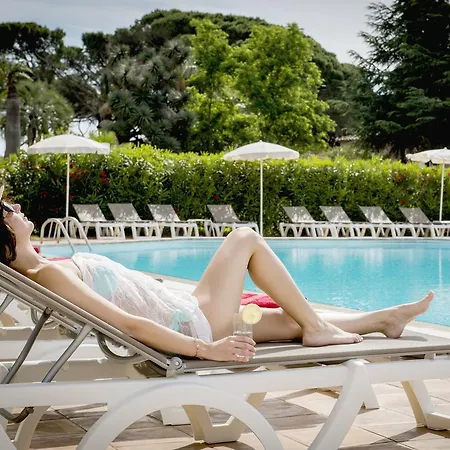 Les Jardins De 호텔 3*