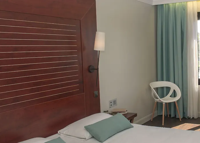 فندق Les Jardins De 3*